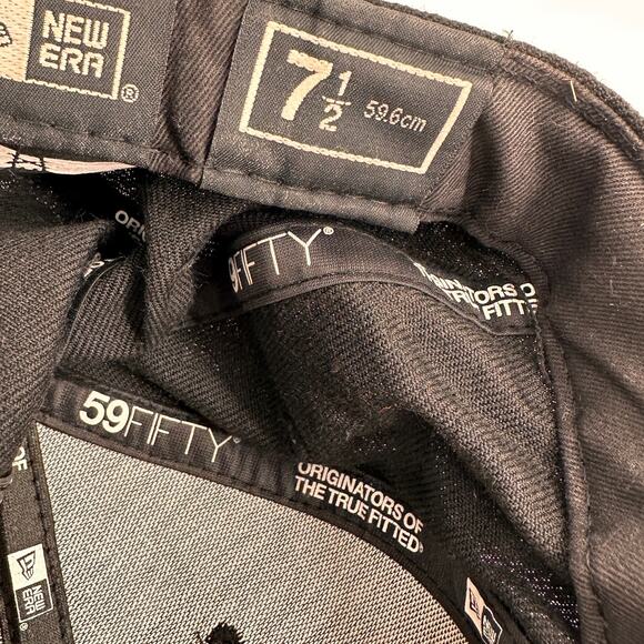 New Era New York Yankee's NLB Baseball Black & White Hat Size 7 1/2 - Picture 9 of 9